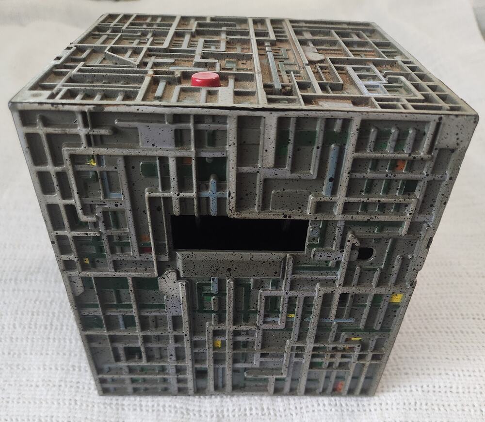 Star Trek Electronic Borg Bank – Talking Coin Bank For Parts or Repair